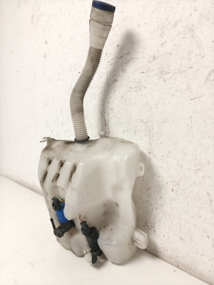 Citroen DS5 (2011–2019) Front washer fluid reservoir - 2