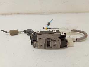 Mercedes Benz E-Class W212 (2009–2015) Front door lock A0997200435 - 3
