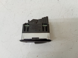 Mercedes Benz E-Class W212 (2009–2015) Front door glass switch A2049058102 - 3
