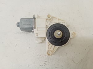 Hinterer Seitentür-Fensterhebermotor - A2048200642