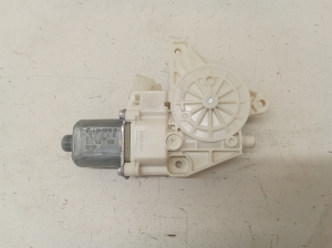 Mercedes Benz E-Class W212 (2009–2015) Rear side door window regulator motor A2048200642 - 3