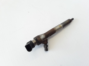  Fuel injector 