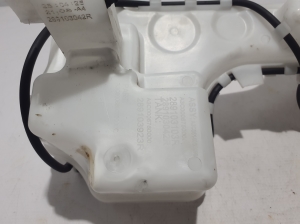 RENAULT Clio V (2019–2026) Front washer fluid reservoir 289103103R - 3