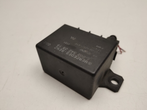 Mercedes Benz E-Class W211 (2002–2009) Relay A0025423819 - 2
