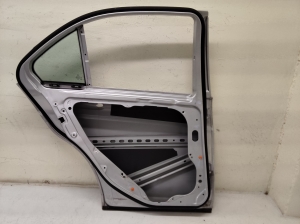 Mercedes Benz C-Class 204 (2007–2014) Tagumised küljeuksed A2047320110 - 2