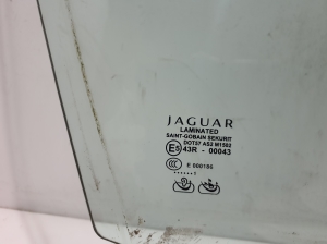 Jaguar XJ (2009–2026) Esiukse klaas AW93F21410AC - 3