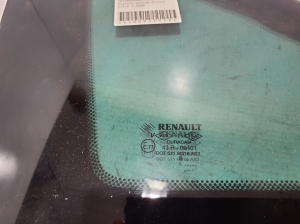 RENAULT Clio III (2005–2012) Seitenscheibe hinten (Karosserie) 8200699878 - 3