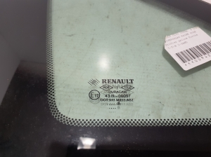 RENAULT Clio III (2005–2012) Seitenscheibe hinten (Karosserie) 8200699878 - 3