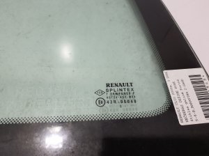 RENAULT Clio II (1998–2005) Aizmugurējā spārna sānu stikls 833068749R - 3