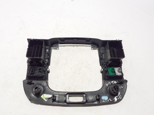 RENAULT Trafic III (2014–2022) Dashboard trim 682607479R - 4