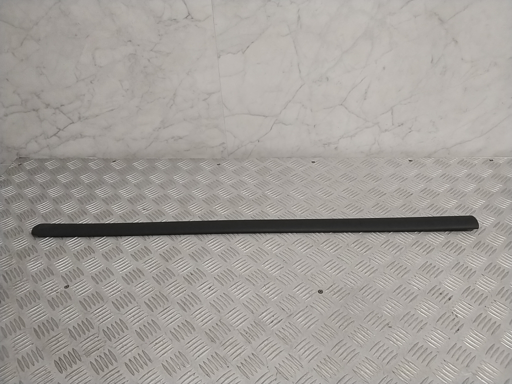 Volkswagen Caddy III (2004–2015) Front door molding 2K0853516E Volkswagen Caddy III (2004–2015) Front door molding 2K0853516E