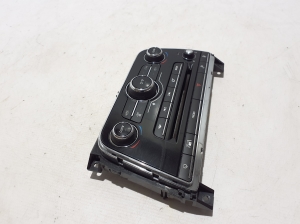 Jaguar XJ (2009–2026) Heater control panel AW9318C858BE - 3
