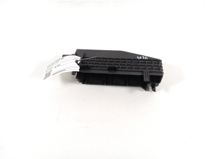 Mercedes Benz A-Class 176 (2012–2018) Sonstiges Teil des Luftfiltergehäuses A6071530275 - 2
