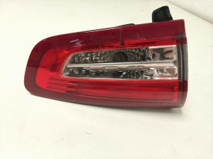   Tail light on trunk lid  - 9803168080 