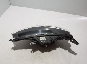 RENAULT Arkana (2019–2026) Scheinwerfer vorne 260107780R - 4