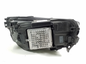 VOLVO XC40 (2017–2026) Headlight and its parts 32404474 - 5