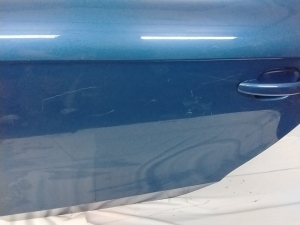 AUDI A4 B8 (2007–2016) Tagumised küljeuksed ja nende osad 8K9833051D - 3