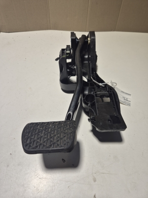   Brake pedal  - A1772901000 