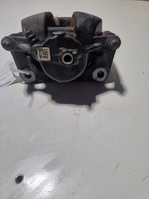 Mercedes Benz B-Class 247 (2018–2026) Front brake caliper A1774219100 - 4