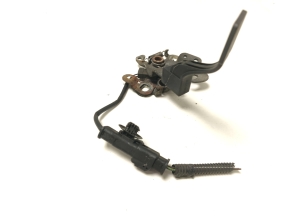 Citroen DS5 (2011–2019) Hood release handle on the hood - 4