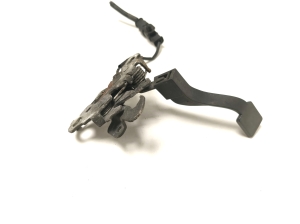 Citroen DS5 (2011–2019) Hood release handle on the hood - 5