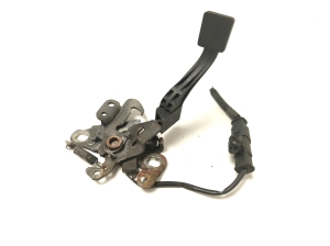 Citroen DS5 (2011–2019) Hood release handle on the hood - 2