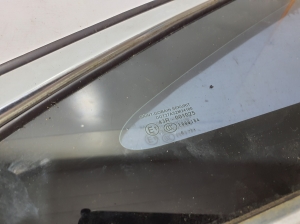 Jaguar XJ (2009–2026) Tagumine küljeklaas ja selle osad AW93N29600CC - 2