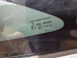 Jaguar XJ (2009–2026) Aizmugurējā spārna sānu stikls AW93N29601CC - 3