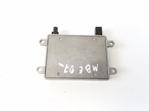 Mercedes Benz E-Class W211 (2002–2009) Antenna amplifier A2118200885 - 3