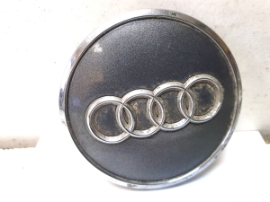 AUDI A5 (2016–2026) Velje keskkate 8W0601170 - 4