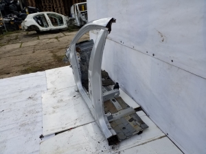 TOYOTA Corolla (2018–2026) Sill and center pillar - 3