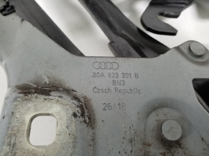 AUDI Q5 (2017–2026) Hood hinge 80A823301B - 2