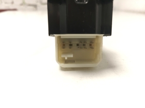 TOYOTA Yaris (2011–2020) Front door glass switch 8482002330 - 3