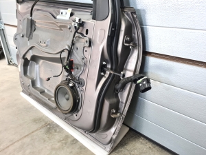 Ford C-MAX (2010–2026) Front door - 8