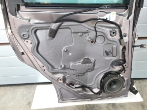 Ford C-MAX (2010–2026) Rear side doors - 12