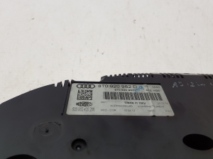 AUDI A5 (2007–2016) Kombiinstrument 8T0920982D - 5