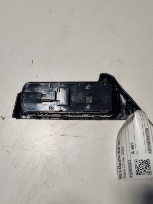 Mercedes Benz B-Class 247 (2018–2026) Front door glass switch A1679059803 - 3