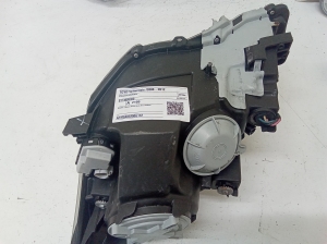 TOYOTA Avensis T27 (2008–2019) Esituli 8113005300 - 4
