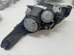 TOYOTA Avensis T27 (2008–2019) Esituli 8113005300 - 6