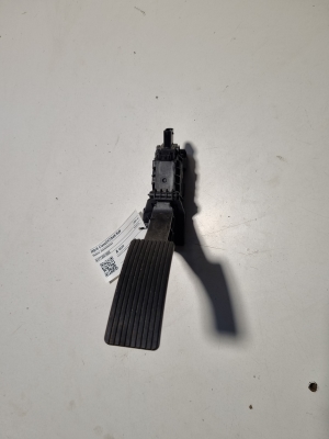 Mercedes Benz B-Class 247 (2018–2026) Accelerator pedal A1773001800 - 2