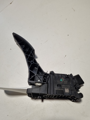 Mercedes Benz B-Class 247 (2018–2026) Accelerator pedal A1773001800 - 4