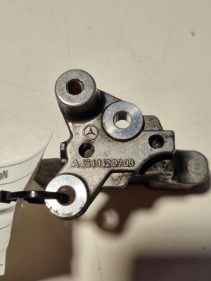 Mercedes Benz B-Class 247 (2018–2026) EGR-klapi hoidik A6541420900 - 3
