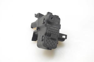 Verschluss des Tankdeckels - 5L0810773