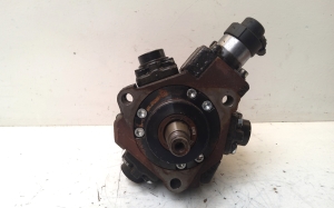 Fuel pump - 331002A420