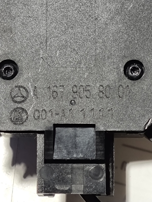 Mercedes Benz B-Class 247 (2018–2026) Front seat control switch A1679058001 - 3