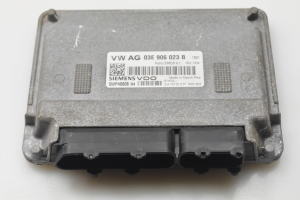 Calculateur moteur - 03E906023B