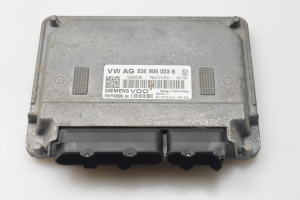 Calculateur moteur - 03E906023B