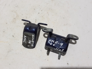 RENAULT Koleos (2016–2026) Rear side door upper hinge 824005HA0A - 3