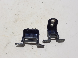 RENAULT Koleos (2016–2026) Rear side door upper hinge 824015HA0A - 3