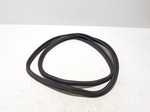   Pakiruumi tihend kerel  - 8F0827705 